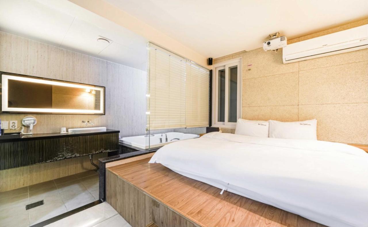 Haeundae Gary Cooper Hotel Busan Bagian luar foto