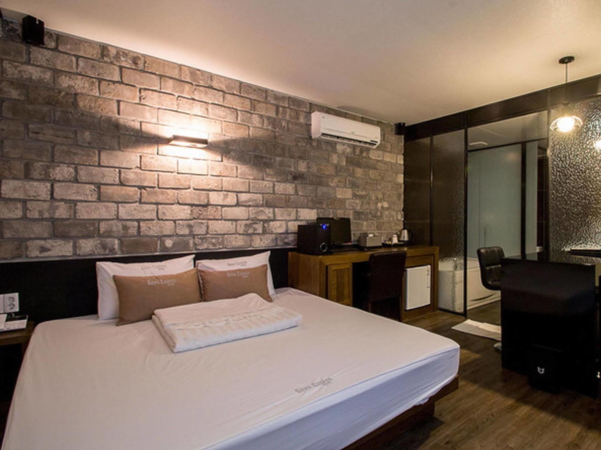 Haeundae Gary Cooper Hotel Busan Bagian luar foto