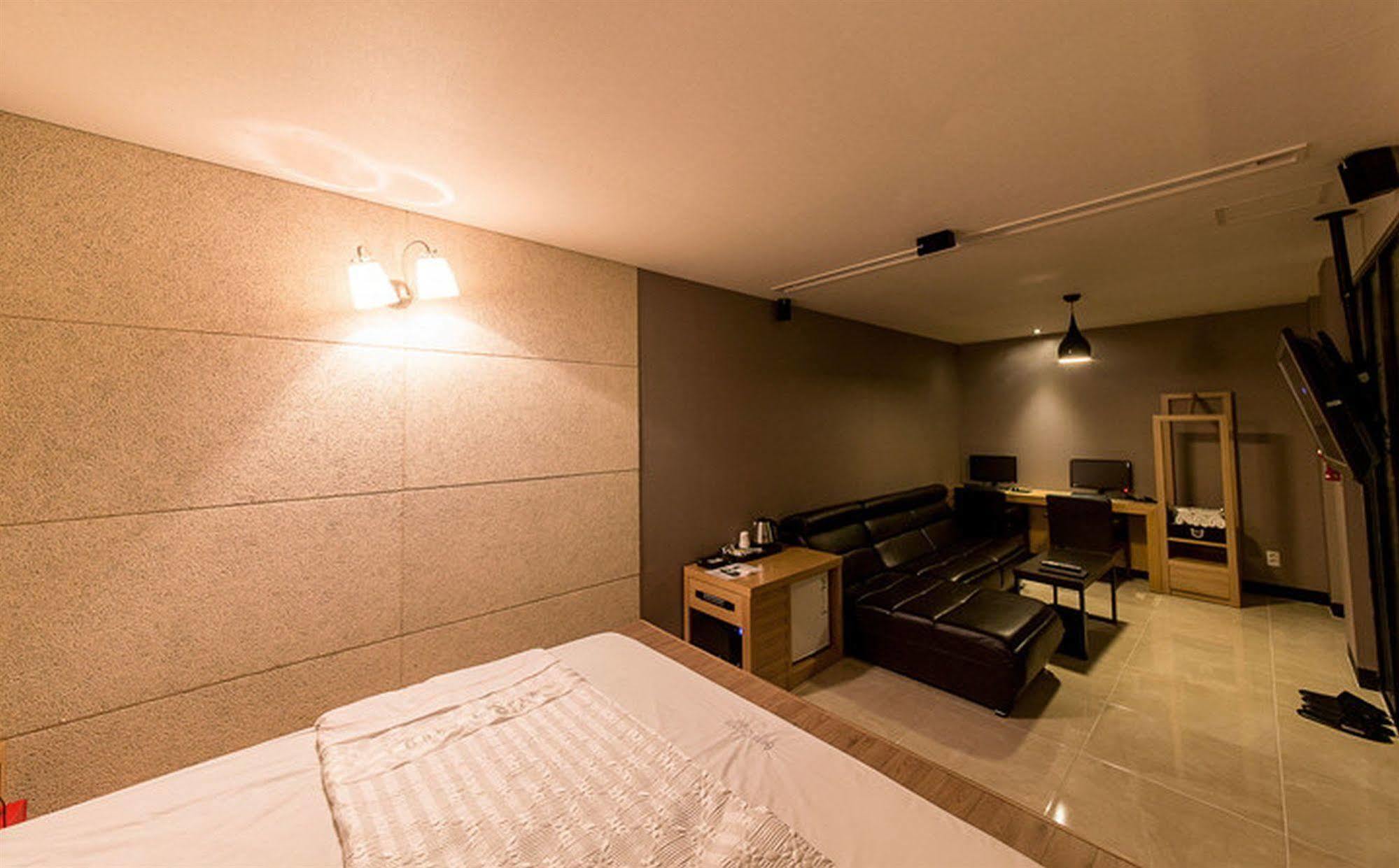 Haeundae Gary Cooper Hotel Busan Bagian luar foto