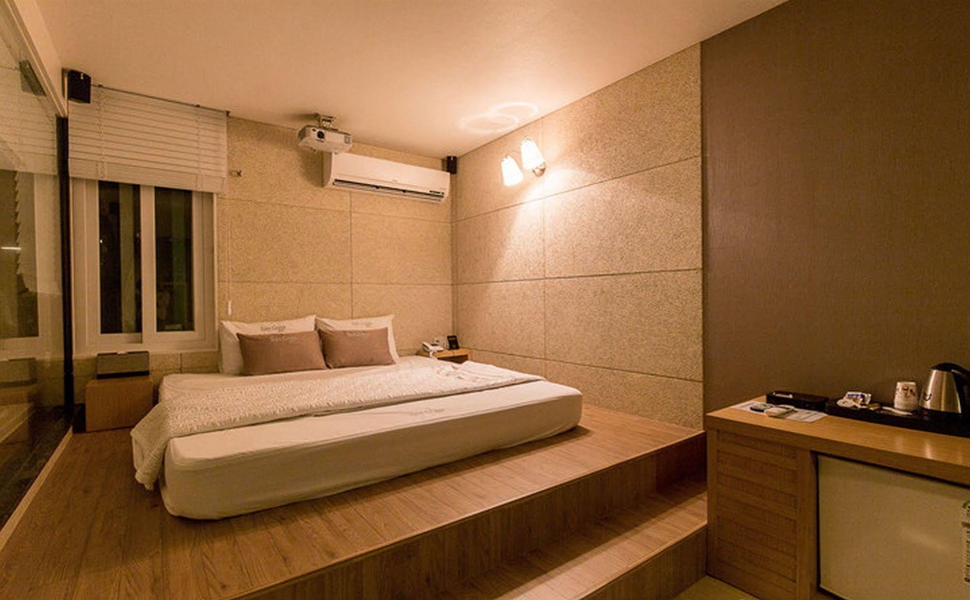 Haeundae Gary Cooper Hotel Busan Bagian luar foto