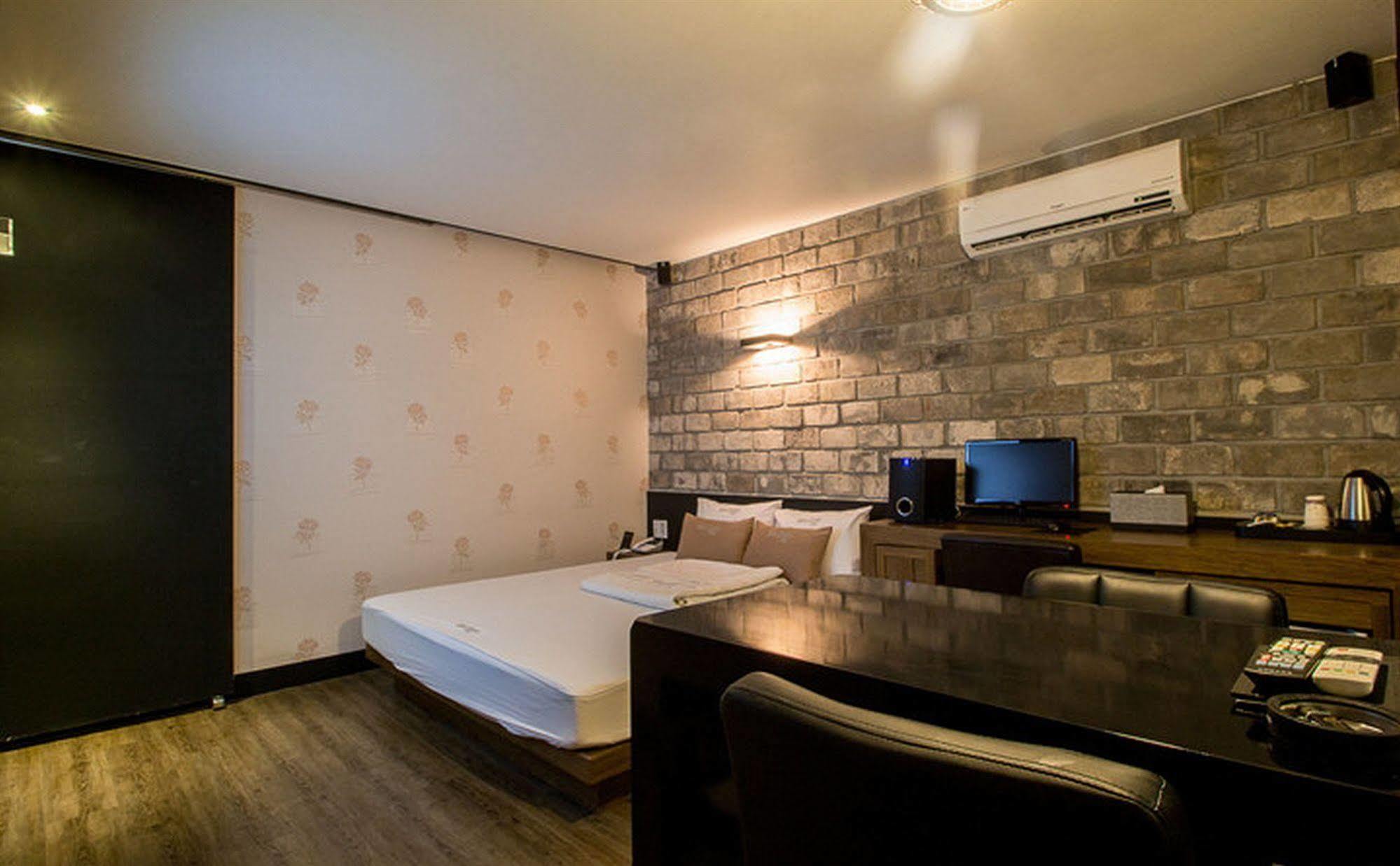 Haeundae Gary Cooper Hotel Busan Bagian luar foto